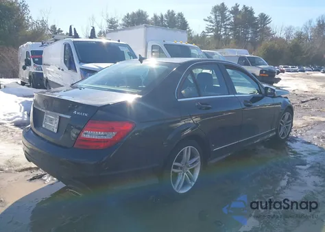 2013 Mercedes-Benz C 300 Luxury 4Matic/Sport 4Matic из США, поврежденный, VIN WDDGF8AB5DR296166